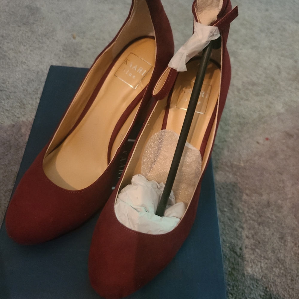 Burgundy heels 8.5